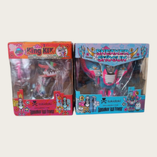 Cargar imagen en el visor de la galería, Figuras TokiDoki x Sneaker Fever Sneaker Shogun y King Kix
