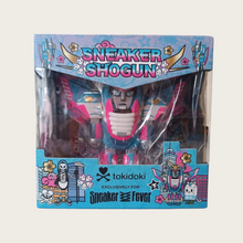 Cargar imagen en el visor de la galería, Figuras TokiDoki x Sneaker Fever Sneaker Shogun y King Kix