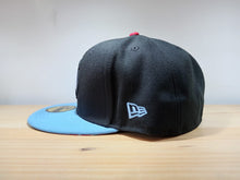 Cargar imagen en el visor de la galería, 59Fifty Chicago Blackhawks Colors Flag
