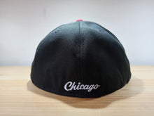 Cargar imagen en el visor de la galería, 59Fifty Chicago Blackhawks Colors Flag
