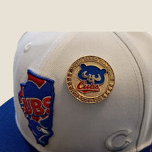 Cargar imagen en el visor de la galería, Pin Chicago Cubs Onlychamps
