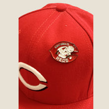 Cargar imagen en el visor de la galería, Pin Cincinnati Reda Alternative Logo
