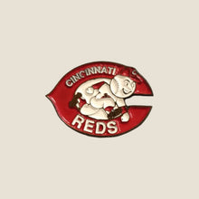 Cargar imagen en el visor de la galería, Pin Cincinnati Reda Alternative Logo
