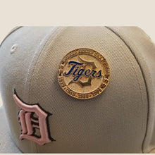 Cargar imagen en el visor de la galería, Pin Detroit Tigers (Logo D) Onlychamps
