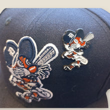 Cargar imagen en el visor de la galería, Pin Detroit Tigers Swinging Tiger Logo
