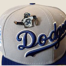 Cargar imagen en el visor de la galería, Pin Fernando &quot;el toro&quot; Valenzuela
