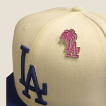 Cargar imagen en el visor de la galería, Pin LA Palmera Rosa
