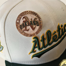 Cargar imagen en el visor de la galería, Pin Onlychamps A&#39;s de Oakland
