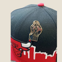 Cargar imagen en el visor de la galería, Pin The Goat Michael Jordan
