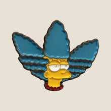 Cargar imagen en el visor de la galería, Pin Marge Adidas
