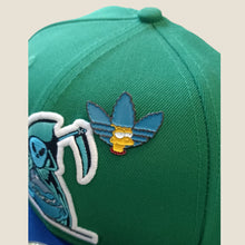 Cargar imagen en el visor de la galería, Pin Marge Adidas
