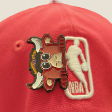 Cargar imagen en el visor de la galería, Pin Benny The Bull
