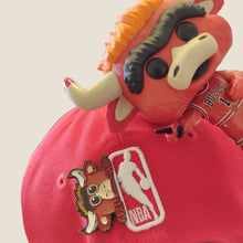 Cargar imagen en el visor de la galería, Pin Benny The Bull
