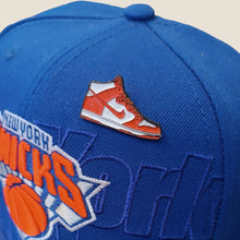 Cargar imagen en el visor de la galería, Pin Nike Dunk High Naranja/Blanco
