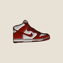 Cargar imagen en el visor de la galería, Pin Nike Dunk High Gym Red
