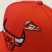 Cargar imagen en el visor de la galería, Pin Nike Dunk High Gym Red
