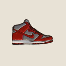 Cargar imagen en el visor de la galería, Pin Nike Dunk High Rojo/Gris
