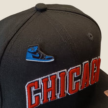 Cargar imagen en el visor de la galería, Pin Jordan Retro 1 Royal
