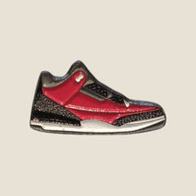 Cargar imagen en el visor de la galería, Pin Jordan Retro 3 Chicago
