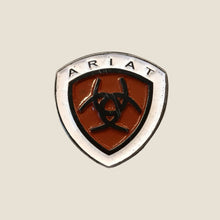 Cargar imagen en el visor de la galería, Pin Ariat Café
