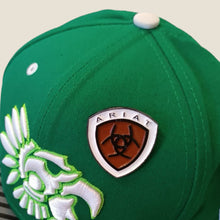 Cargar imagen en el visor de la galería, Pin Ariat Café
