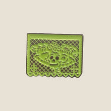 Cargar imagen en el visor de la galería, Pin Papel Picado Catrina Verde Limón
