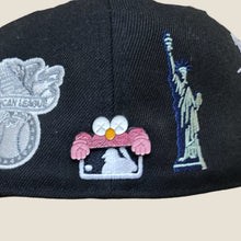 Cargar imagen en el visor de la galería, Pin Kaws x Sesame Street Pink
