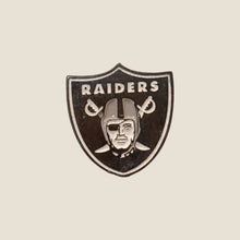 Cargar imagen en el visor de la galería, Pin Logo Raiders
