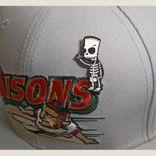 Cargar imagen en el visor de la galería, Pin Bart Simpson Bones
