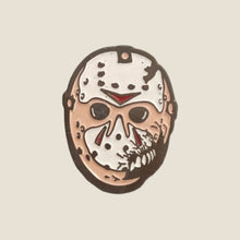 Cargar imagen en el visor de la galería, Pin Jason Voorhees Máscara Rota
