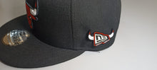 Cargar imagen en el visor de la galería, Pin Contorno Chicago Bulls Hornes Classic Red
