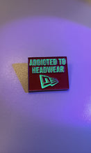 Cargar imagen en el visor de la galería, Pin Addicted To Headwear New Era Rojo/Glow In The Dark
