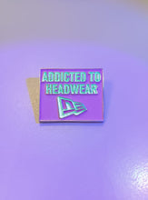Cargar imagen en el visor de la galería, Pin Addicted To Headwear New Era Script Rosa/Glow In The Dark
