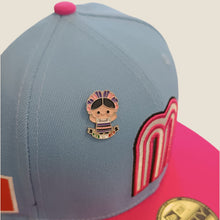 Cargar imagen en el visor de la galería, Pin Muñeca Lele v3
