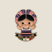 Cargar imagen en el visor de la galería, Pin Muñeca Lele v3
