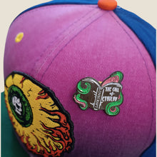 Cargar imagen en el visor de la galería, Pin Libro Cthulhu
