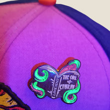 Cargar imagen en el visor de la galería, Pin Libro Cthulhu
