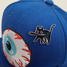 Cargar imagen en el visor de la galería, Pin Gatito Cuchillo
