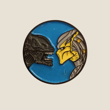 Cargar imagen en el visor de la galería, Pin Alien Vs Depredador
