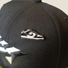 Cargar imagen en el visor de la galería, Pin Dunk Low Panda
