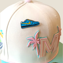 Cargar imagen en el visor de la galería, Pin Nike Dunk Low Burbuja
