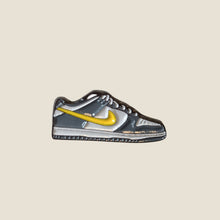 Cargar imagen en el visor de la galería, Pin Dunk Low Gris
