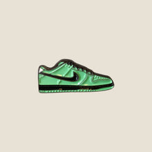 Cargar imagen en el visor de la galería, Pin Dunk Low Bellota
