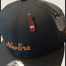 Cargar imagen en el visor de la galería, Pin Cerveza Duff Botella
