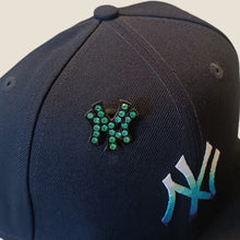 Cargar imagen en el visor de la galería, Pin NY cristales turquesa
