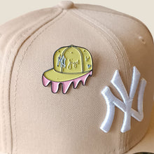 Cargar imagen en el visor de la galería, Pin Dripped Cap New York Yankees Sandstorm
