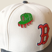 Cargar imagen en el visor de la galería, Pin Dripped Cap Boston Red Sox St Patrick Day
