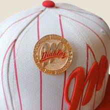 Cargar imagen en el visor de la galería, Pin Onlychamps Diablos Rojos Del México
