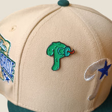 Cargar imagen en el visor de la galería, Pin Phillie Phanatic Inspired
