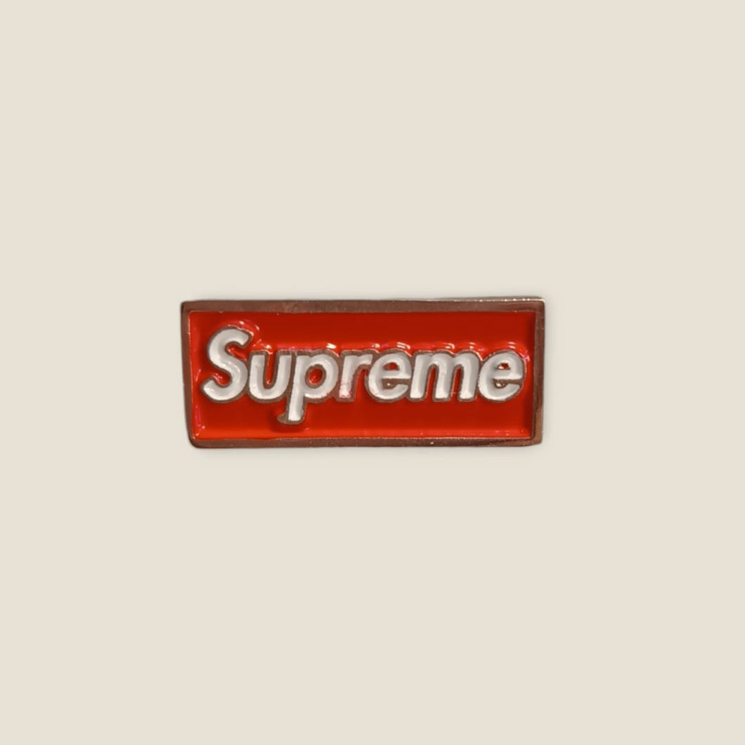 Pin Supreme Box Logo Rojo